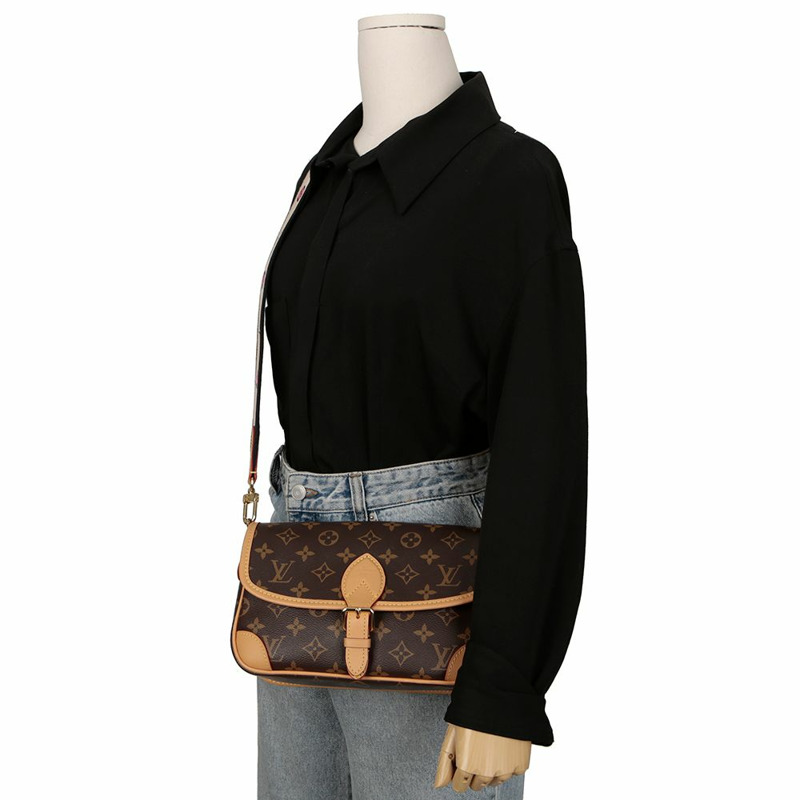 LOUIS VUITTON M45985 Diane 單肩斜背包-12