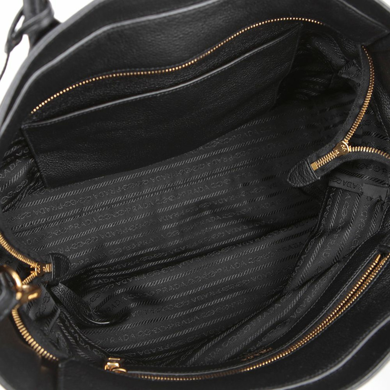 PRADA 金屬標誌托特單肩包 1BG194-7