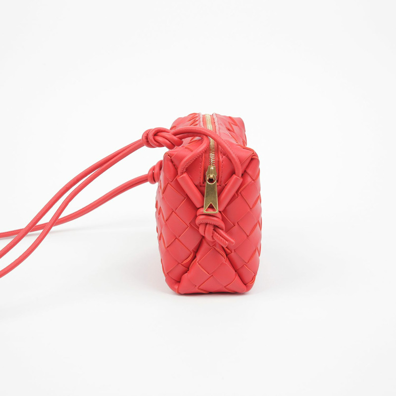 【包稅】BOTTEGA VENETA 680254 Loop 迷你肩斜背包-3