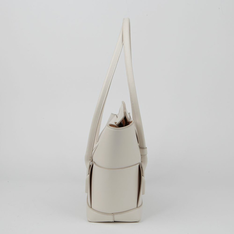 BOTTEGA VENETA 中型 Arco 托特單肩包 598244-6