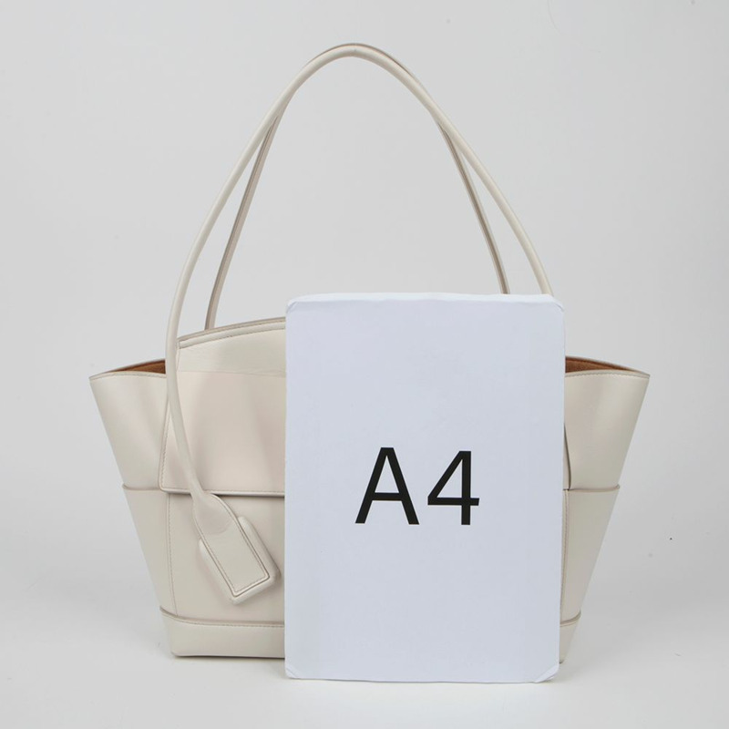 BOTTEGA VENETA 中型 Arco 托特單肩包 598244-11