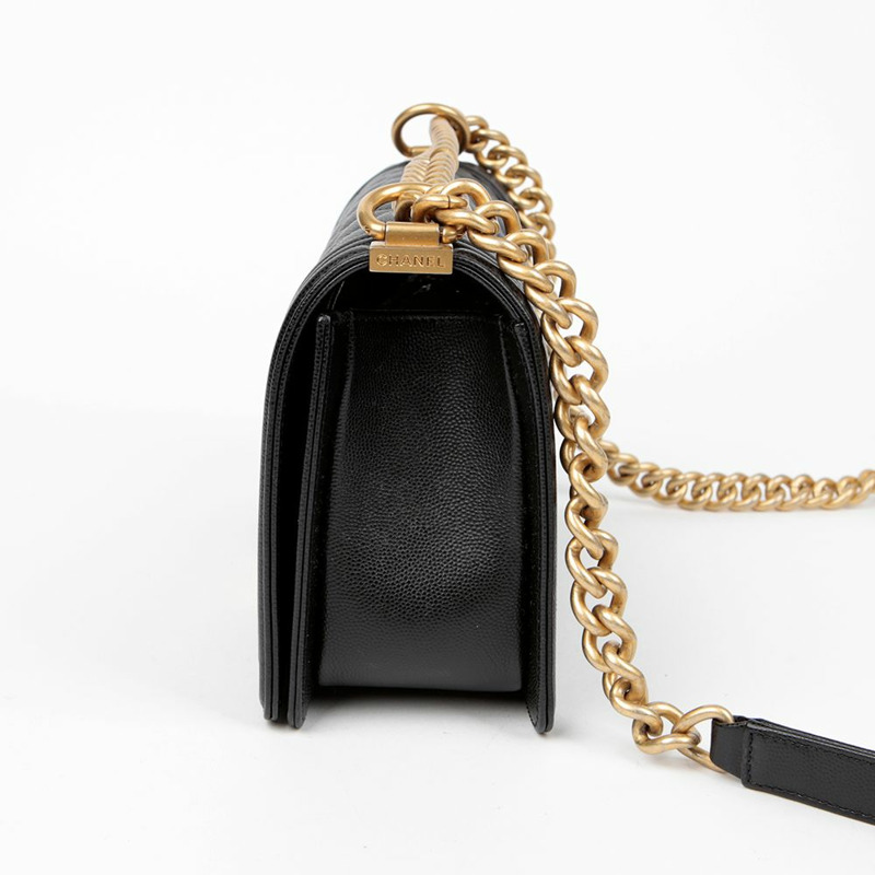 CHANEL Caviar Skin Boy 中型單肩包 A67086-4