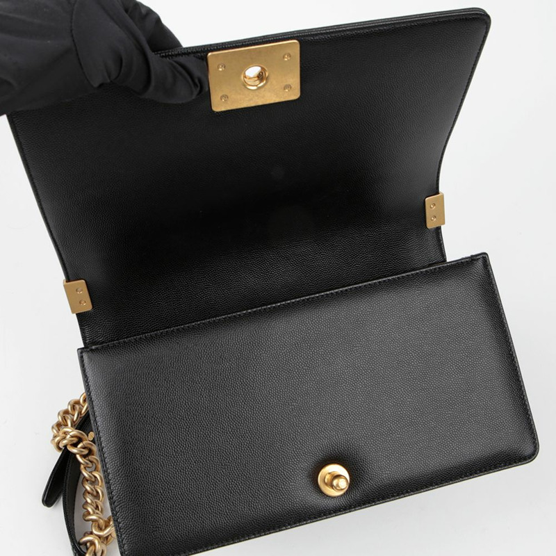 CHANEL Caviar Skin Boy 中型單肩包 A67086-7