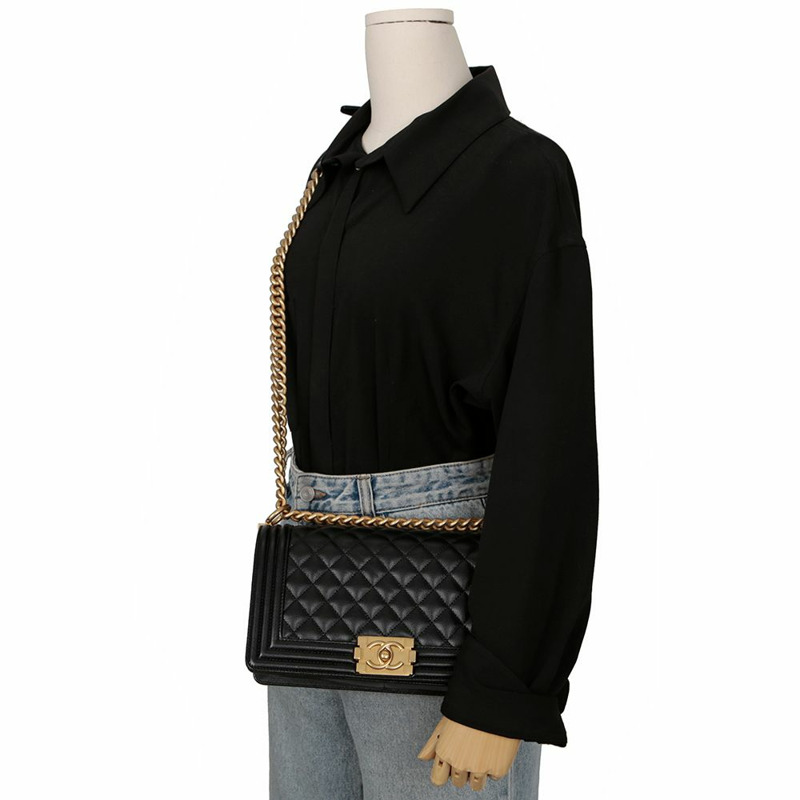 CHANEL Caviar Skin Boy 中型單肩包 A67086-9