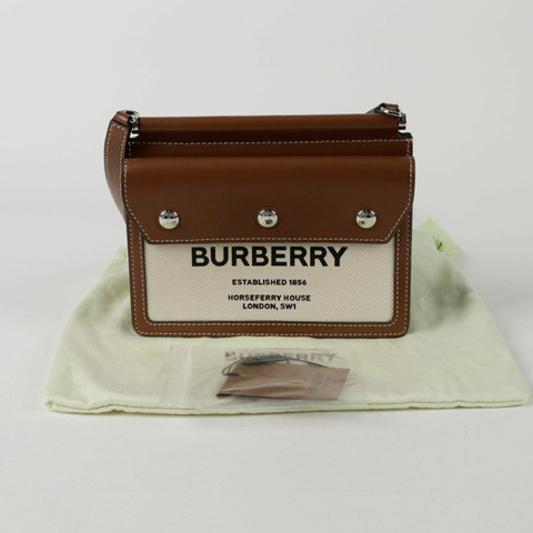 BURBERRY Hospery Title 口袋肩斜背包 8014611