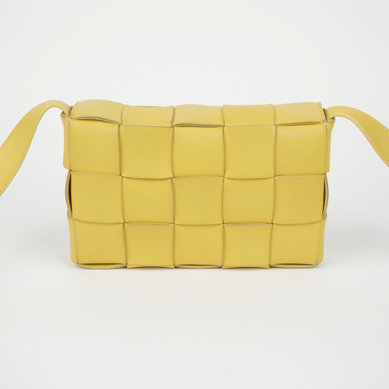 BOTTEGA VENETA 經典卡式斜背包 578004-1