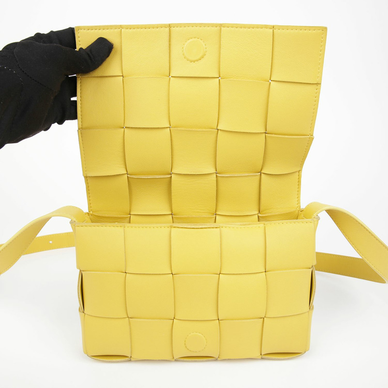 BOTTEGA VENETA 經典卡式斜背包 578004-8