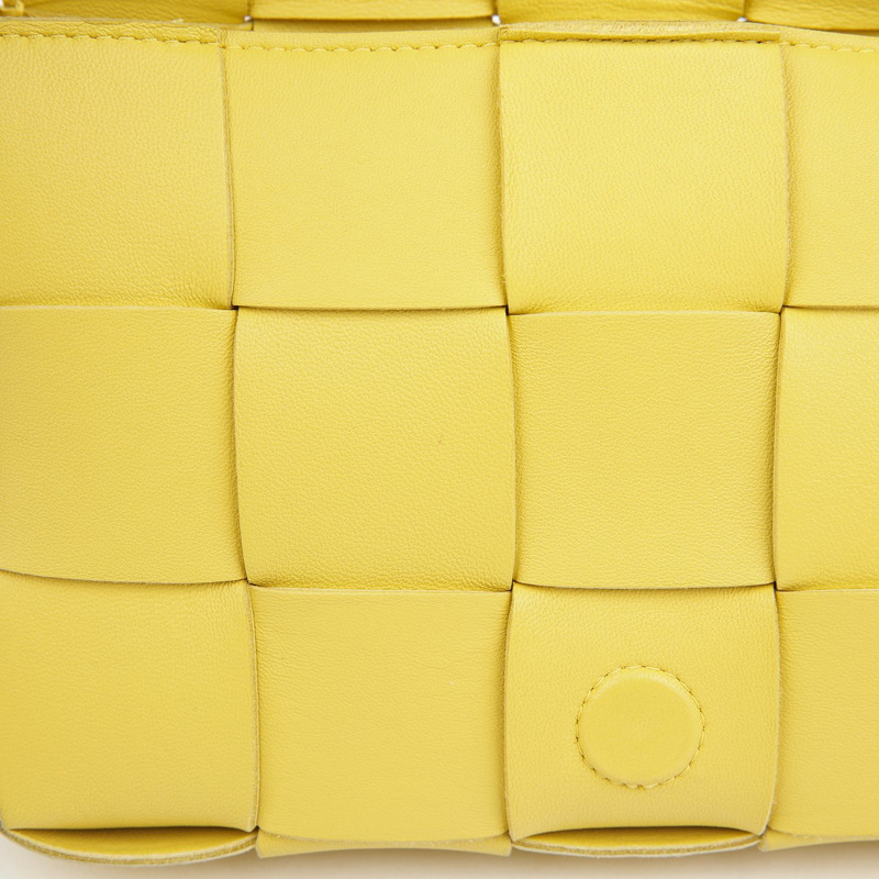 BOTTEGA VENETA 經典卡式斜背包 578004-10