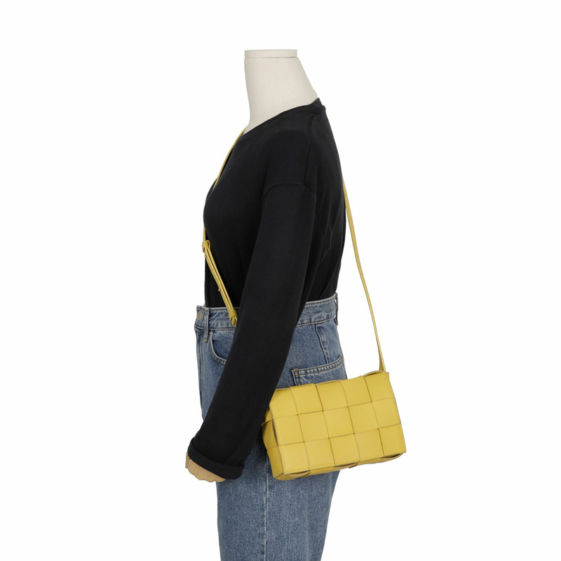 BOTTEGA VENETA 經典卡式斜背包 578004-13