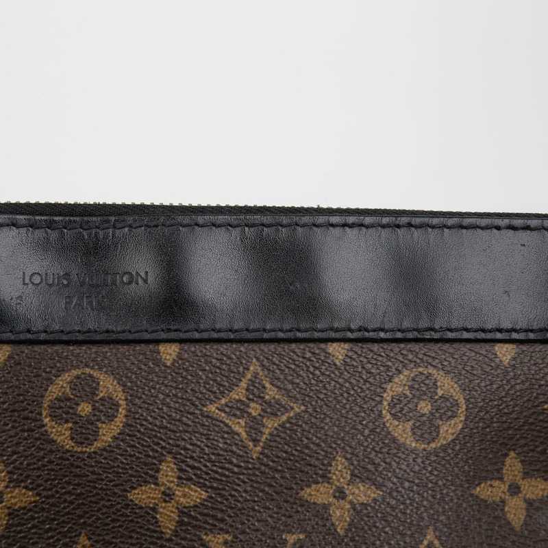 LOUIS VUITTON M69411 Discovery Pochette GM 手拿包-2