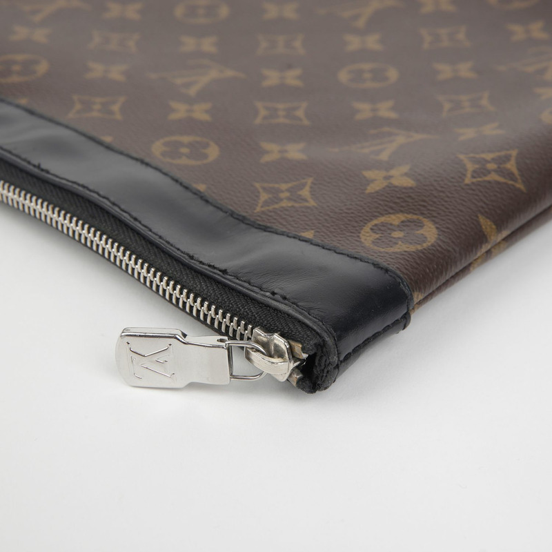 LOUIS VUITTON M69411 Discovery Pochette GM 手拿包-9