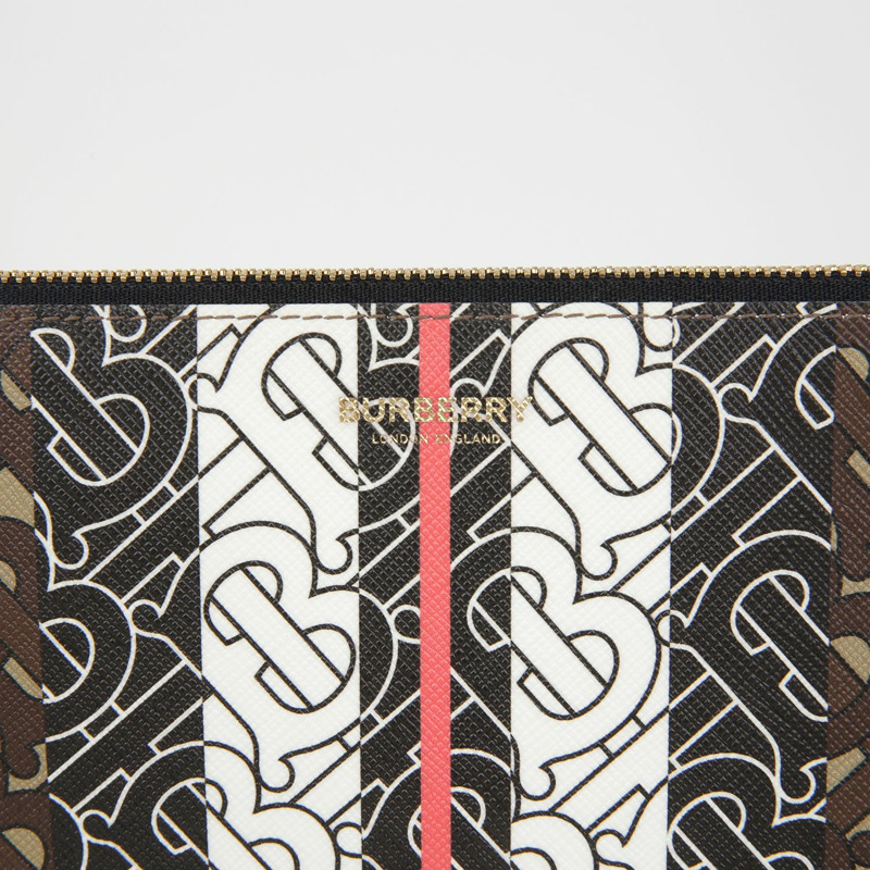 BURBERRY 8025173 TB 字母手拿包-2
