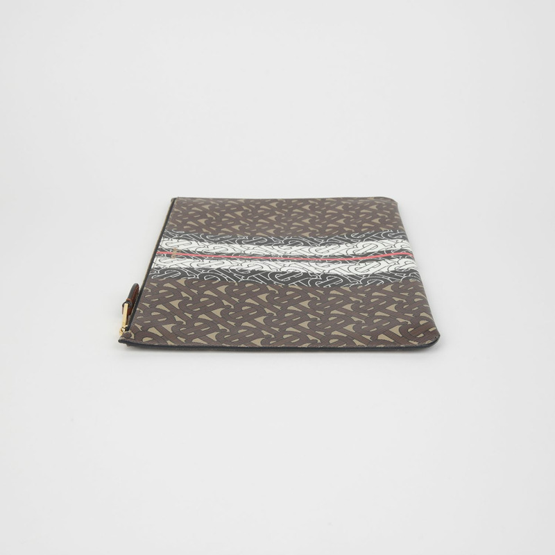 BURBERRY 8025173 TB 字母手拿包-4