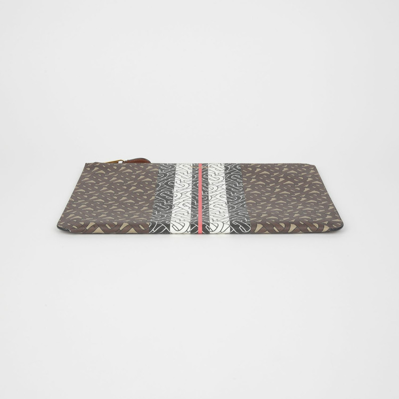 BURBERRY 8025173 TB 字母手拿包-5