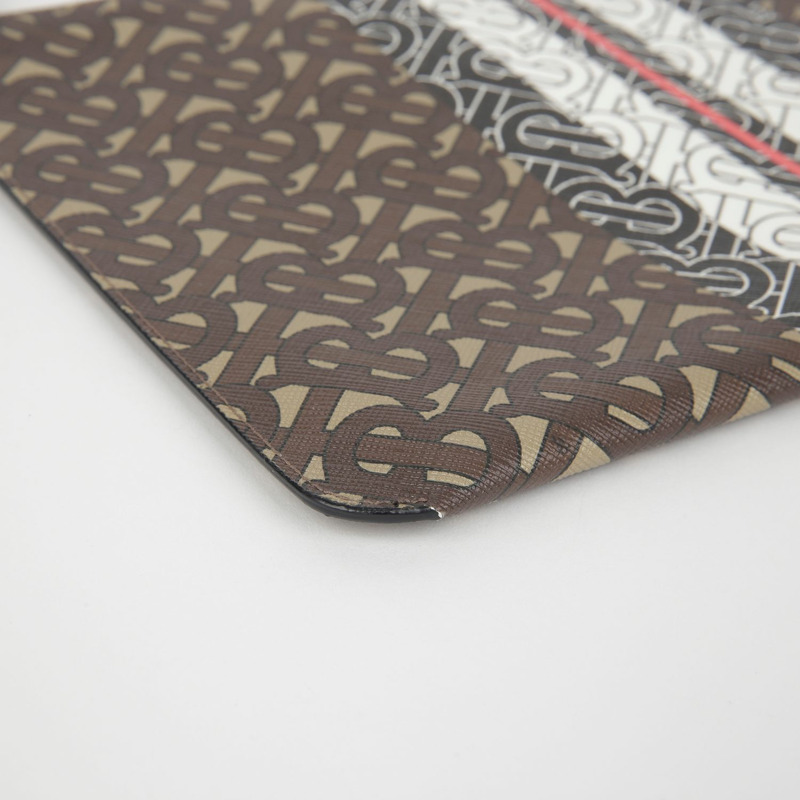 BURBERRY 8025173 TB 字母手拿包-6