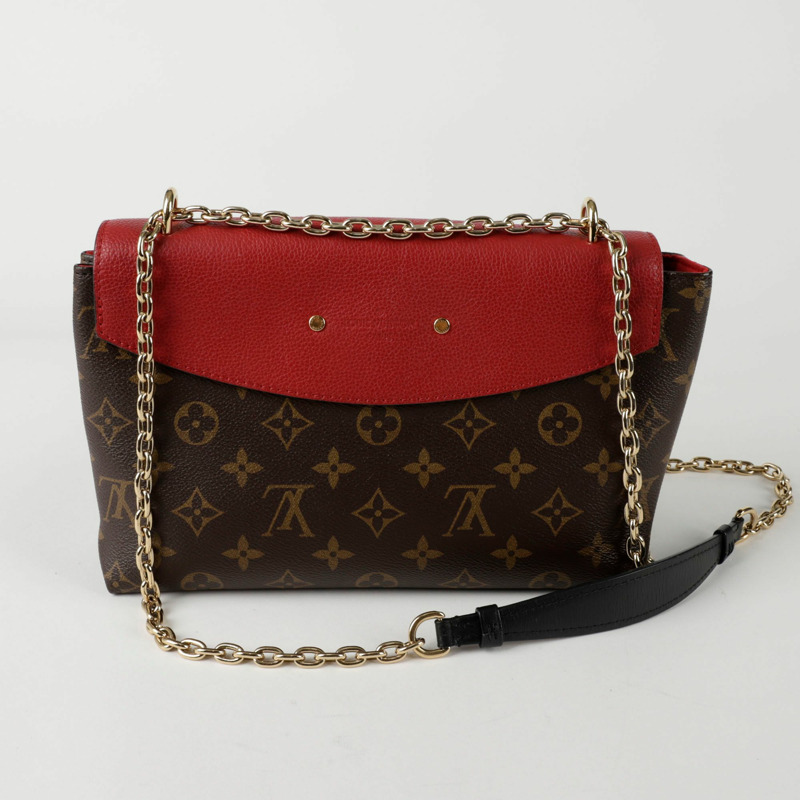 LOUIS VUITTON M43713 純色 Placid 鏈條單肩斜背包-4