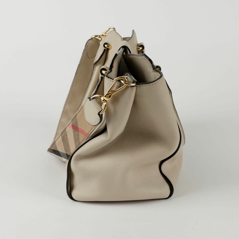 BURBERRY 中型扣環托特單肩包 4029030-8