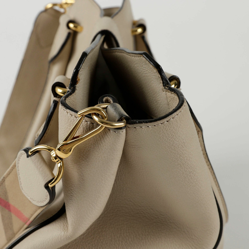 BURBERRY 中型扣環托特單肩包 4029030-9