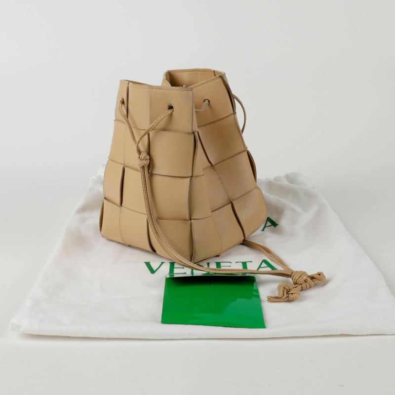 BOTTEGA VENETA Cassette Bucket 小號斜背包 680218-0