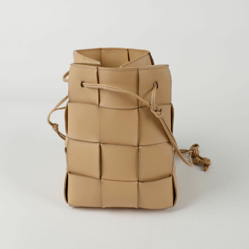 BOTTEGA VENETA Cassette Bucket 小號斜背包 680218-3