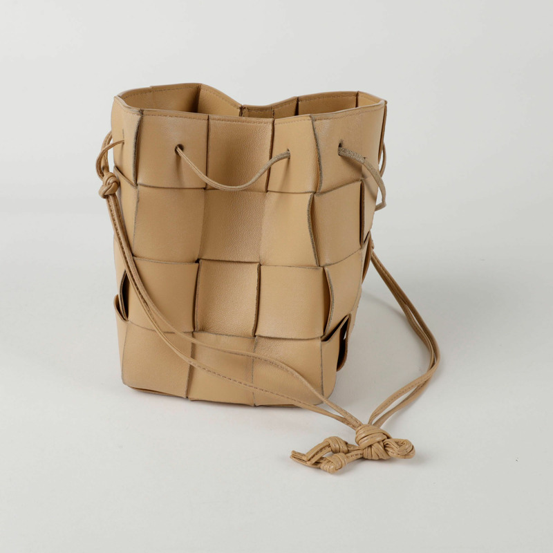 BOTTEGA VENETA Cassette Bucket 小號斜背包 680218-4
