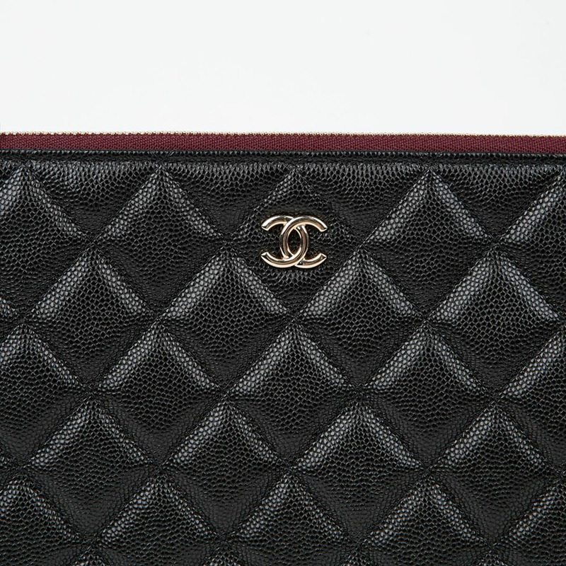 CHANEL Caviar Skin 經典新款中型手拿包 A82545-2
