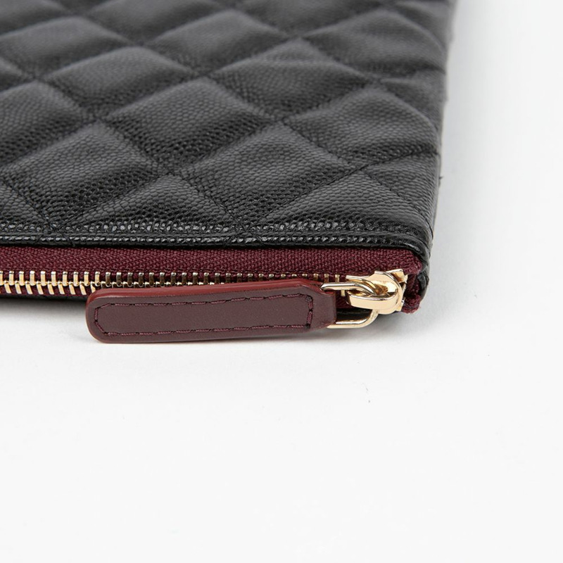 CHANEL Caviar Skin 經典新款中型手拿包 A82545-6