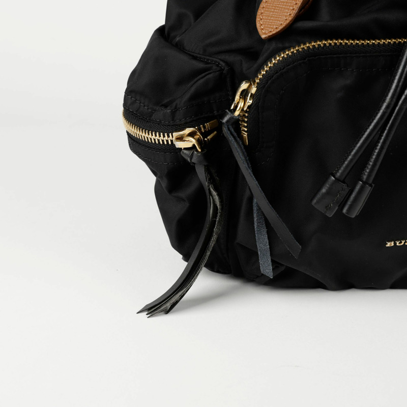 BURBERRY Technical 中 Lux 背包 4016622-3