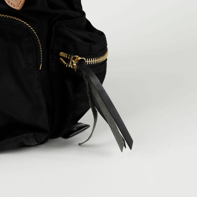 BURBERRY Technical 中 Lux 背包 4016622-4