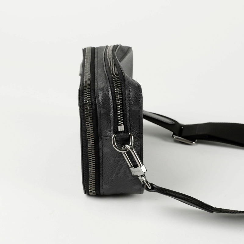 LOUIS VUITTON M81260 Alpha 穿戴式皮夾斜背包-2