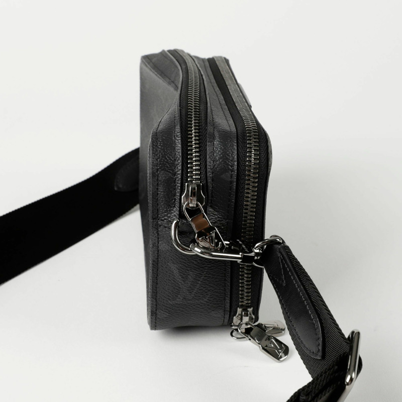 LOUIS VUITTON M81260 Alpha 穿戴式皮夾斜背包-5