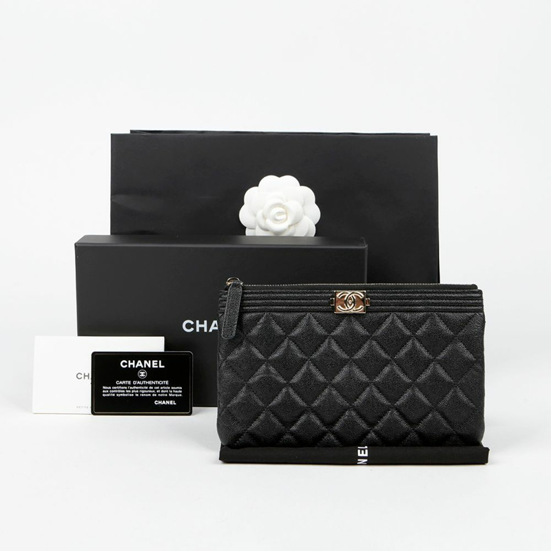 CHANEL Caviar Skin Boy 小袋 AP0992-0