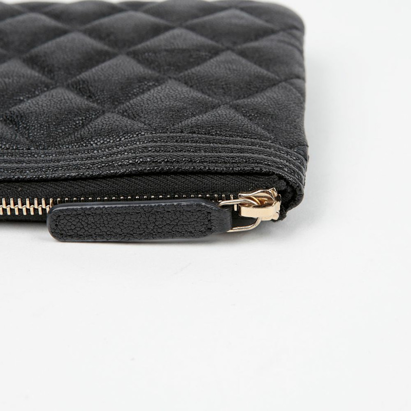 CHANEL Caviar Skin Boy 小袋 AP0992-6