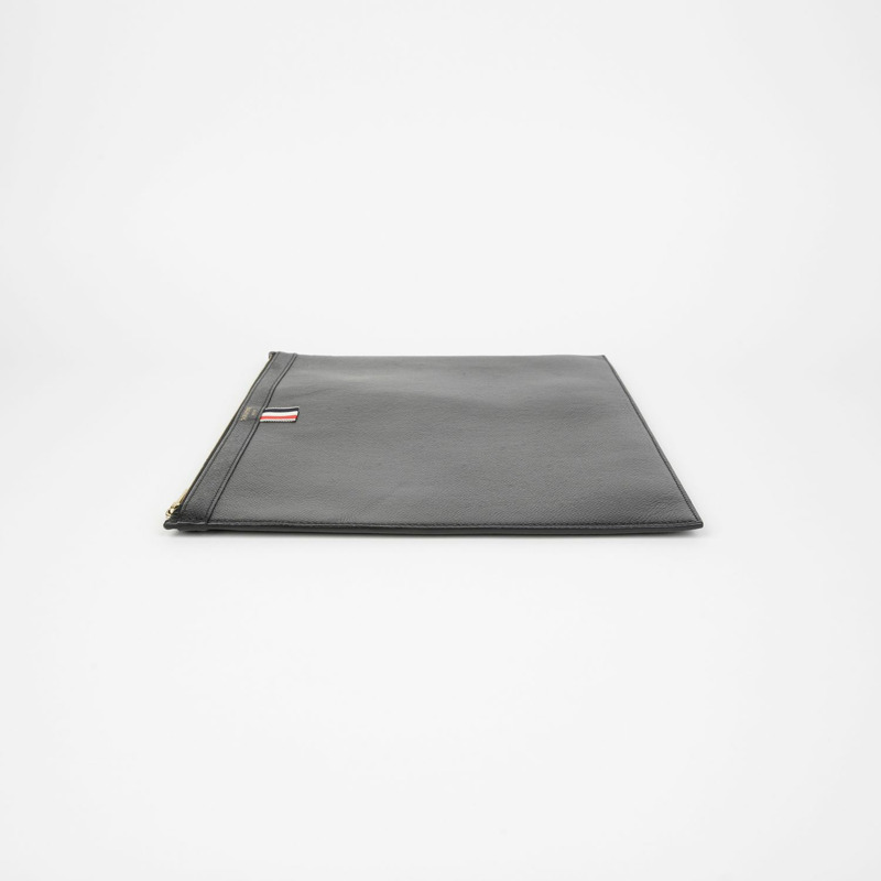THOM BROWNE MAC020L 三條紋拉環大手包-3