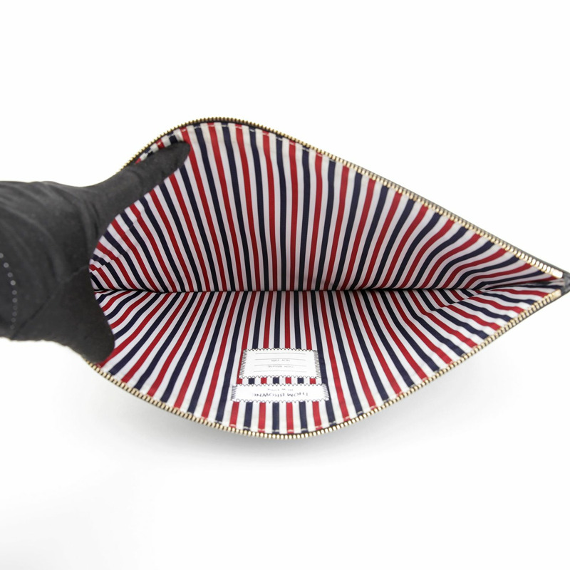 THOM BROWNE MAC020L 三條紋拉環大手包-7