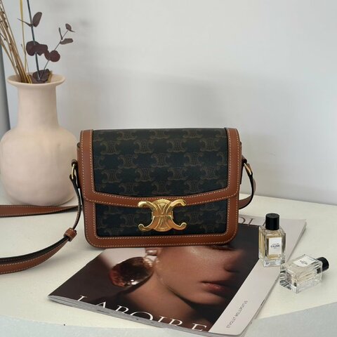 CELINE Teen triomphe凱旋釦老花斜背包