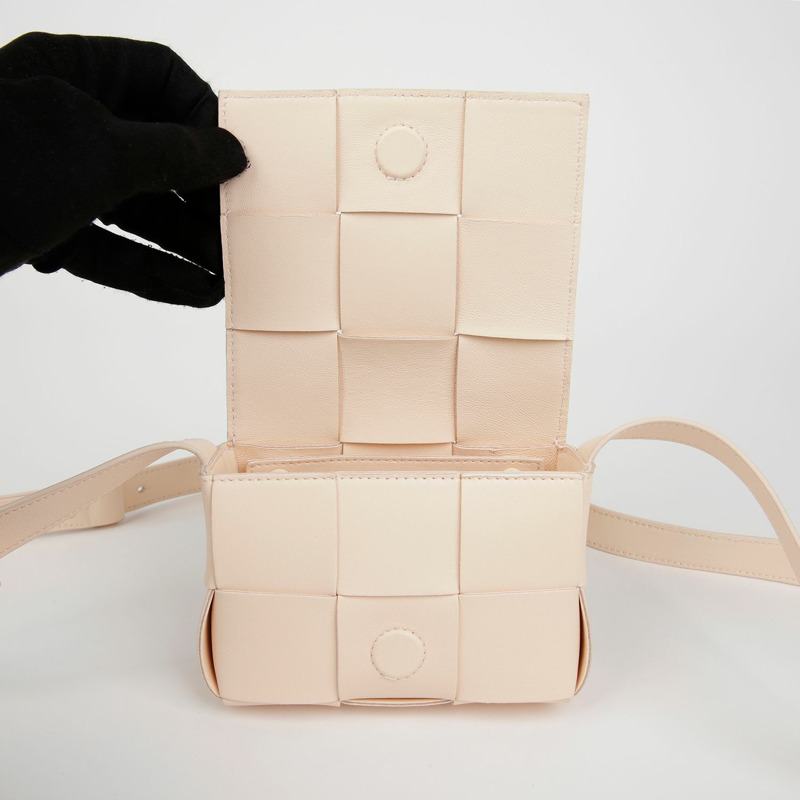 BOTTEGA VENETA Candy Cassette 迷你肩斜背包 666688-9