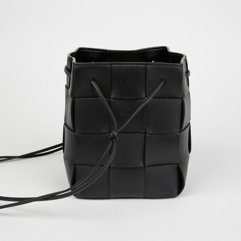 BOTTEGA VENETA 680218 Cassette Bucket 小號肩斜背包-3