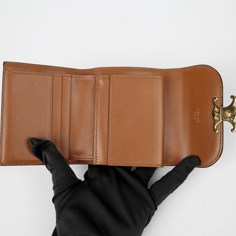 CELINE 10D782CQH Triumph 小號翻蓋皮夾-9