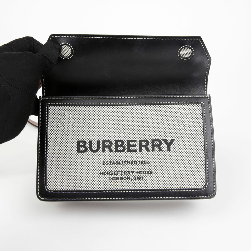 BURBERRY Pocket Horseberry Title 迷你斜背包 8042852-8