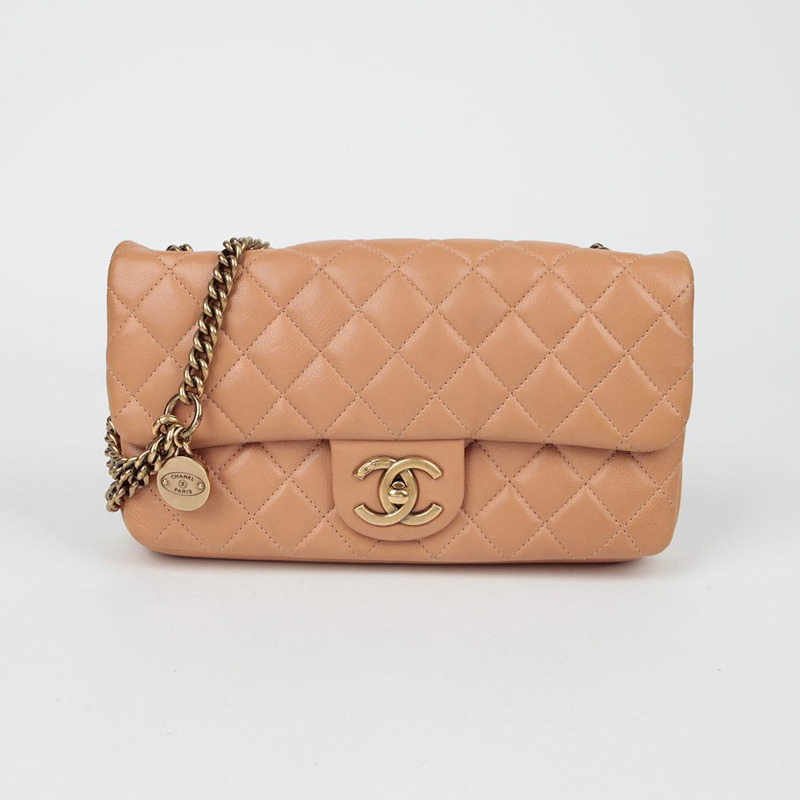CHANEL CC 標誌翻蓋鏈條包-1