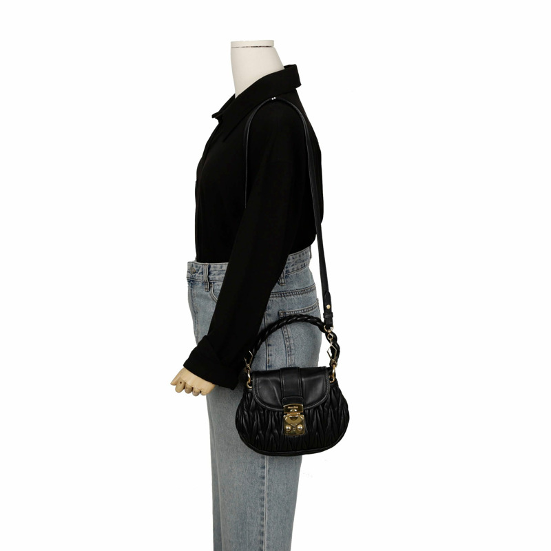 MIU MIU 馬特拉塞凸紋銅單肩斜背包 5BH188-16