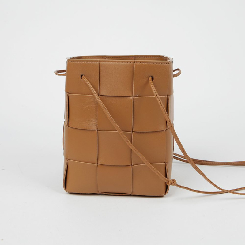 BOTTEGA VENETA 680218 Cassette Bucket 小號肩斜背包-3