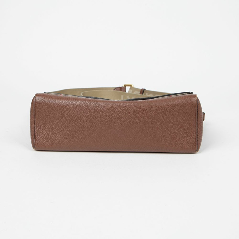 BURBERRY 8021111 Note 肩斜背包-6