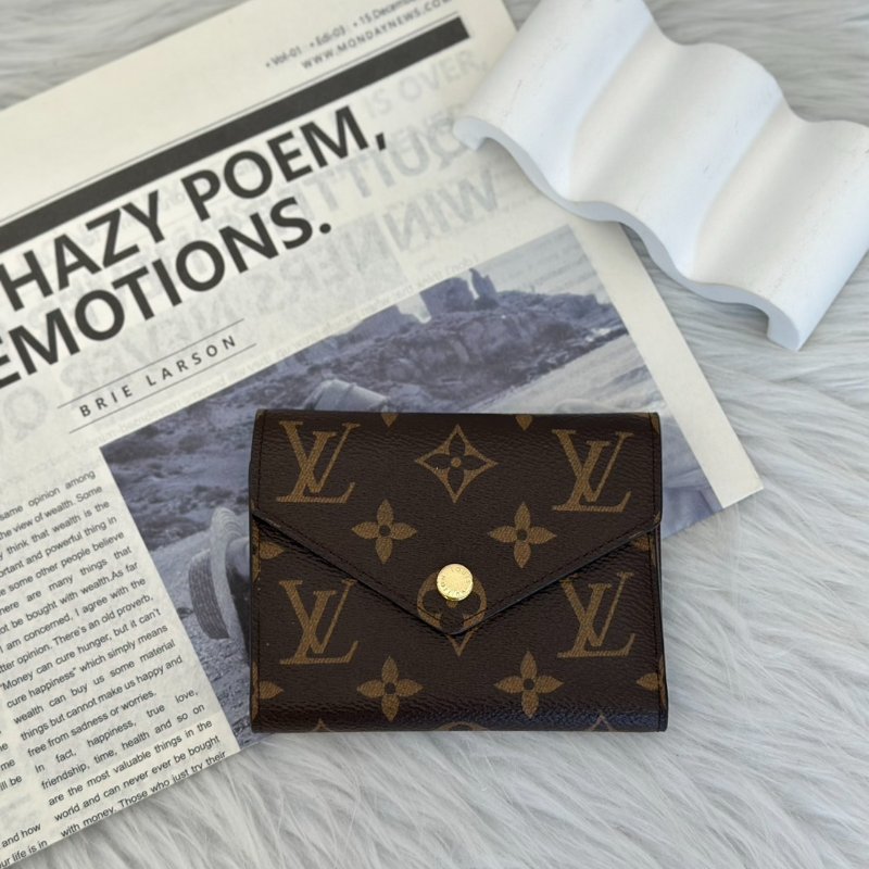 LOUIS VUITTON Victorine信封三折短夾 - 棕-0