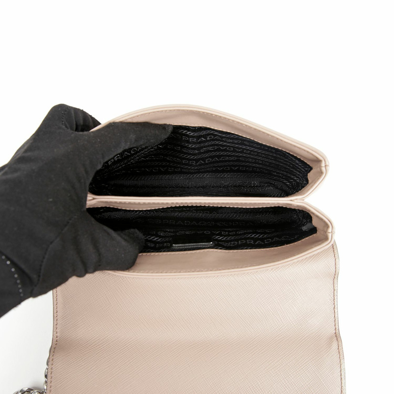 PRADA 翻蓋肩斜背包 1BD144-10