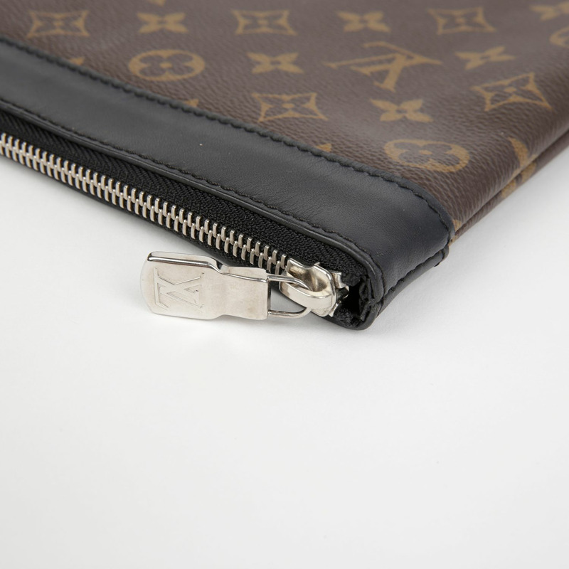 LOUIS VUITTON M69411 Discovery Pochette GM 手拿包-11
