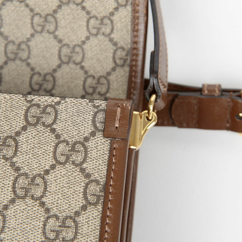GUCCI 互扣式 G 迷你斜背包 671620-9