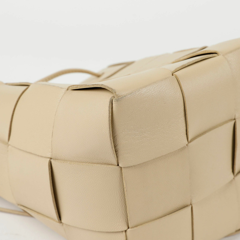 BOTTEGA VENETA 680218 Cassette Bucket 小號肩斜背包-7