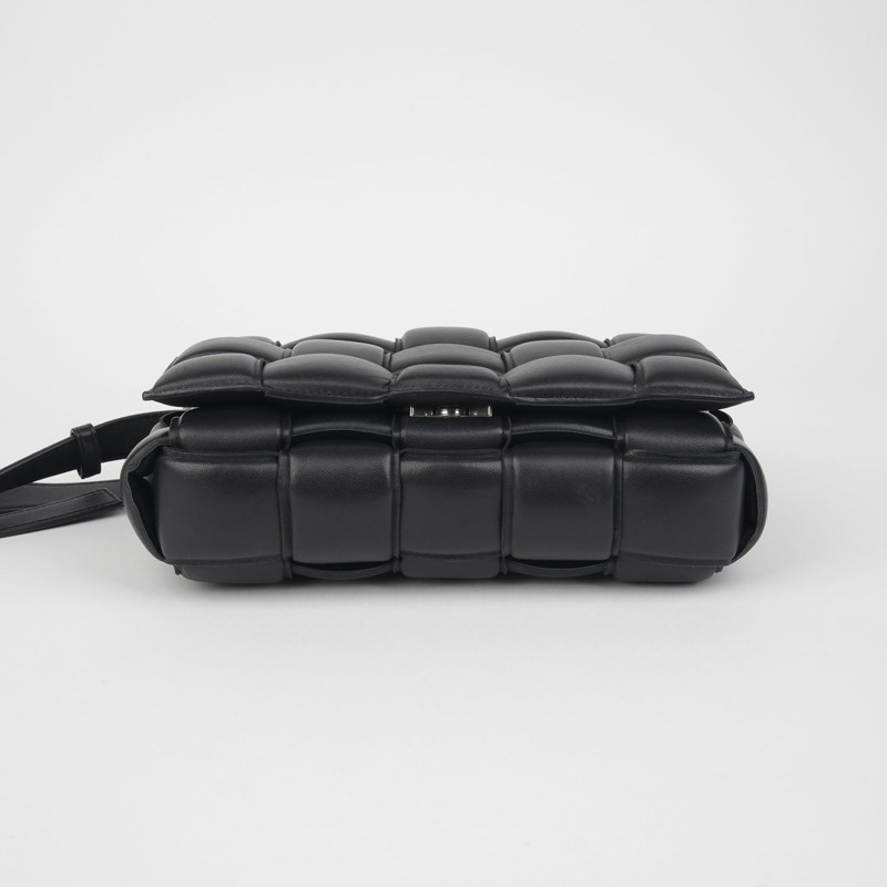 BOTTEGA VENETA 加厚卡式斜背包單肩包 591970-4